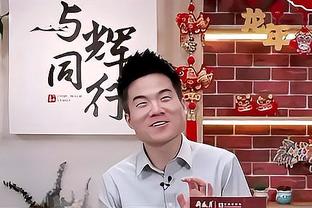 球迷找C罗合影遭保安阻拦！总裁暖心回应！